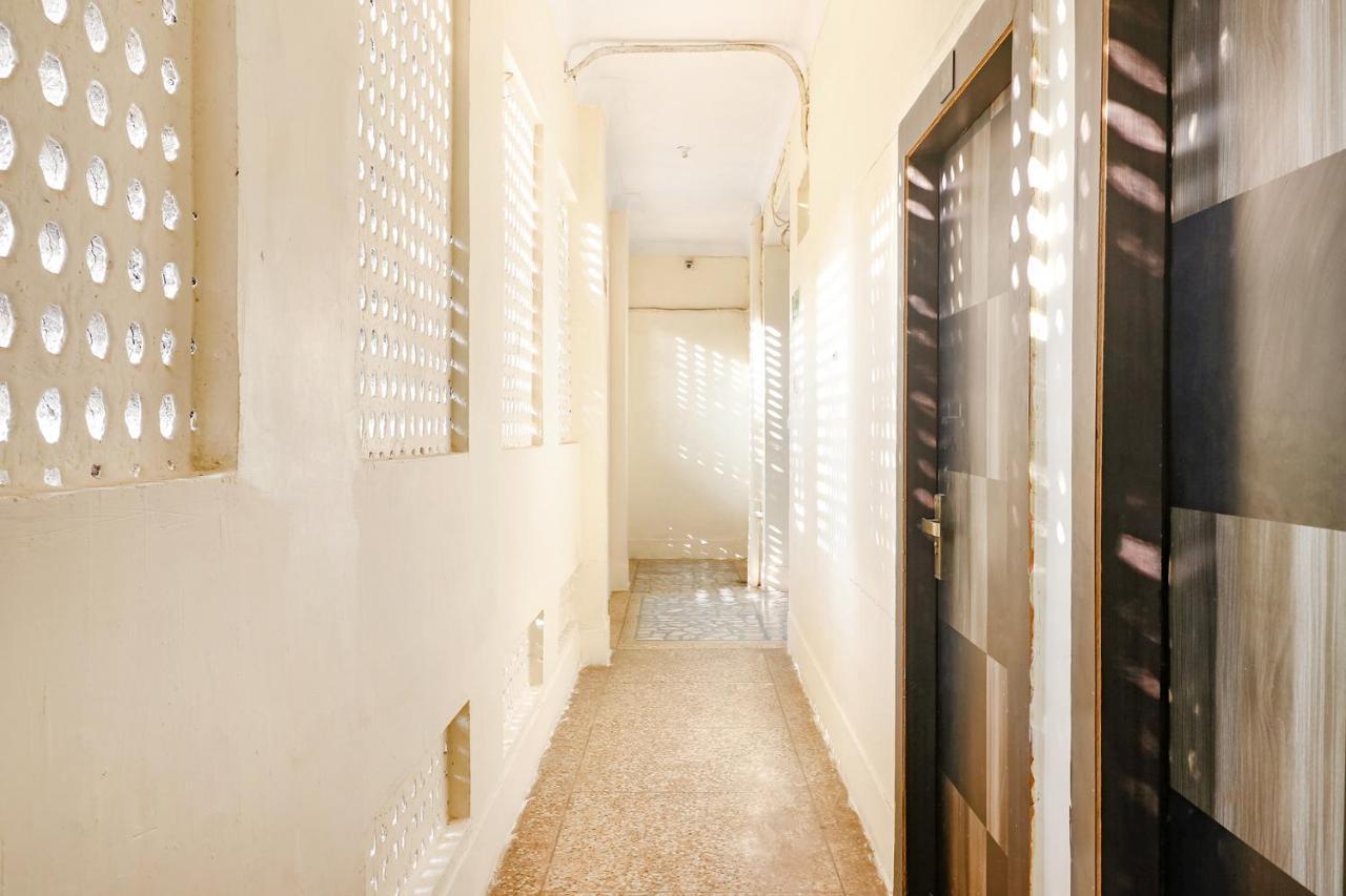 Hotel Ambika Dx قاليور المظهر الخارجي الصورة