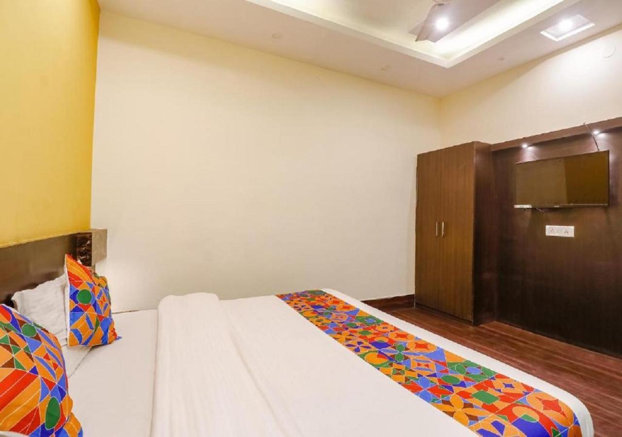 Hotel Ambika Dx قاليور المظهر الخارجي الصورة